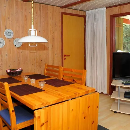 6 Person Holiday Home In Bl Vand * Blavand